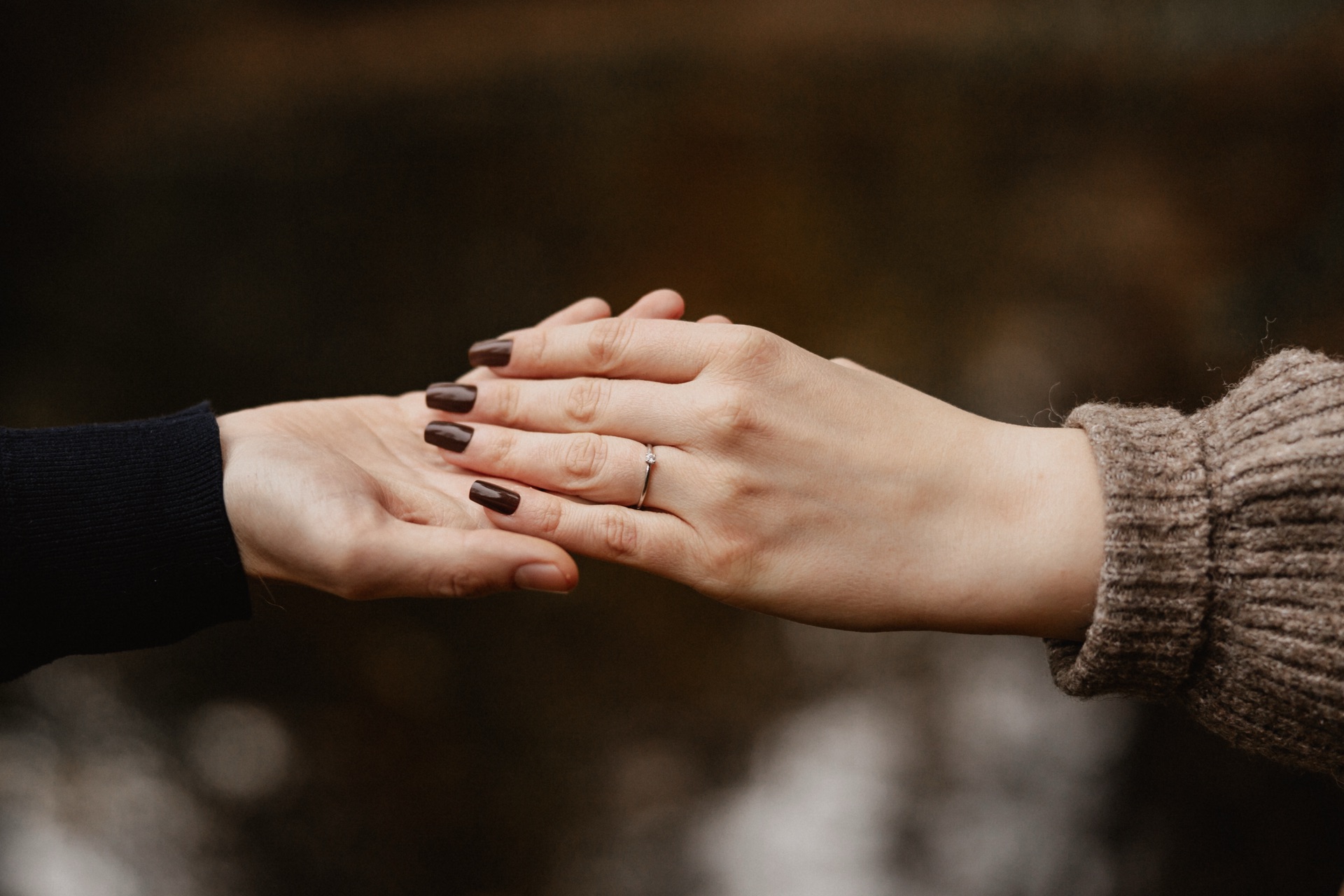 Chiara und Marius - Hände